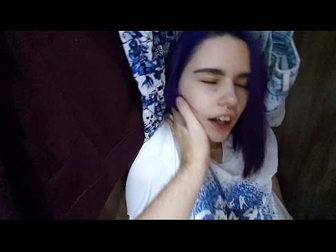 ❤️ Nakit-an akong igsoong babaye sa aparador ug gitabangan siya sa iyang cum Porn video sa amon